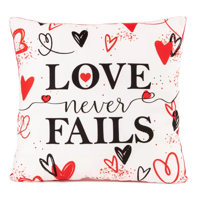 Възглавница "Love never fails"